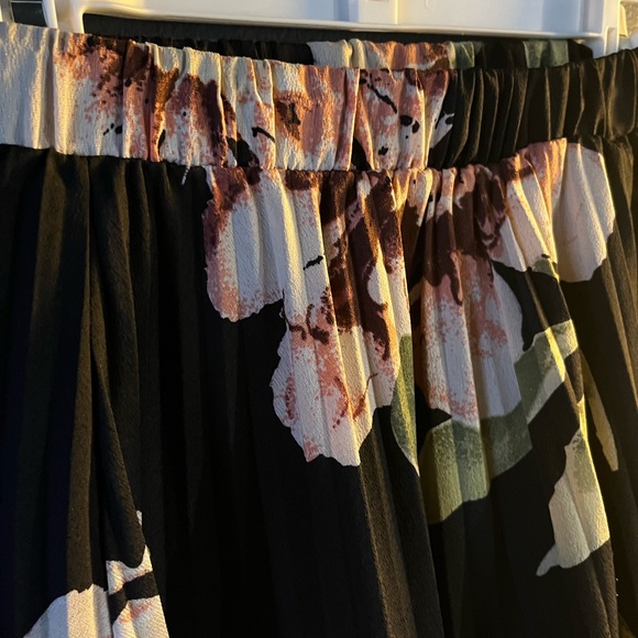 Girls size small cute “Spring Brunch” outfit! - Picture 8 of 9